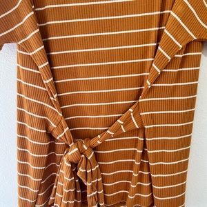 Worthington Womens short sleeve striped blouse w/ tie back waist or front